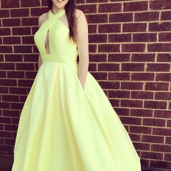 Yellow Elegant dress for prom, Quinceañera